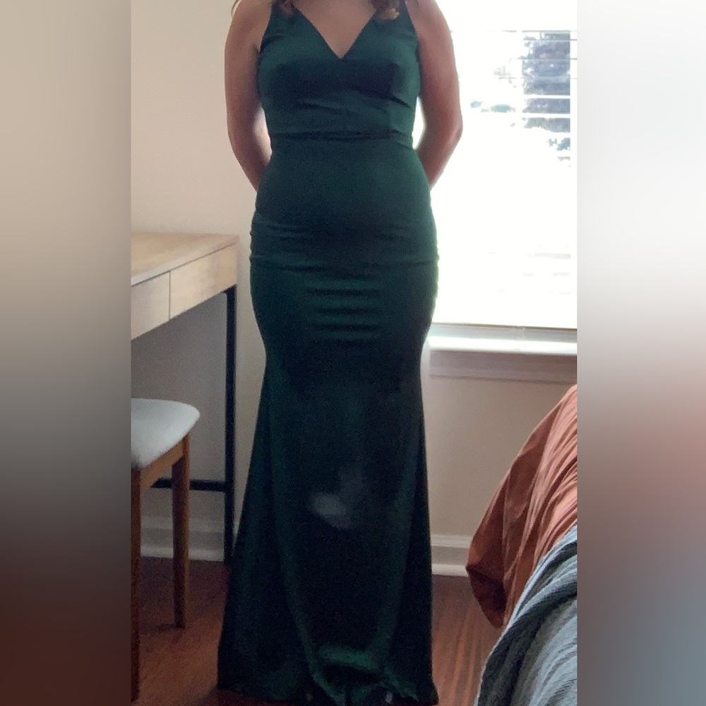 Windsor woman’s dress, tight, green, barely used, size 2-4.